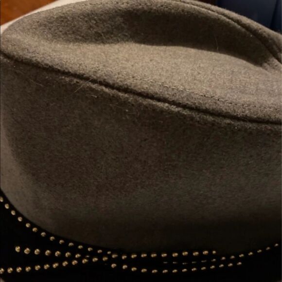 Women’s Hat with Beaded Detail - Picture 4 of 4